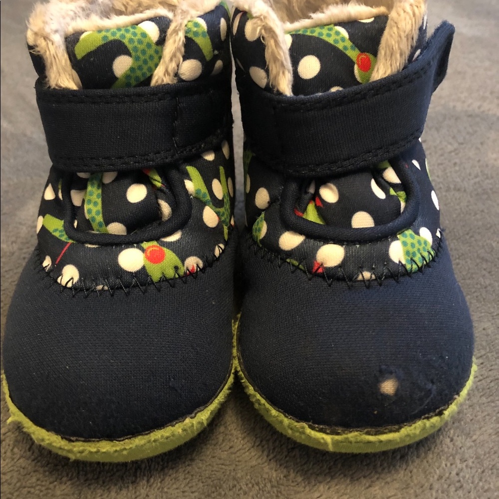 Toddler bog boots size 4